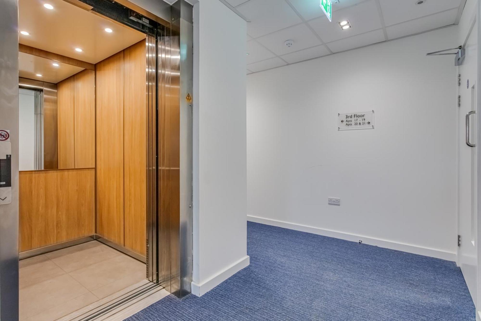 Penthouse Apartment - City Centre - Secure Parking, Balcony, Self-Check-In, Fast Wifi And Smart Tv With Netflix By Yoko Property Milton Keynes Exterior foto