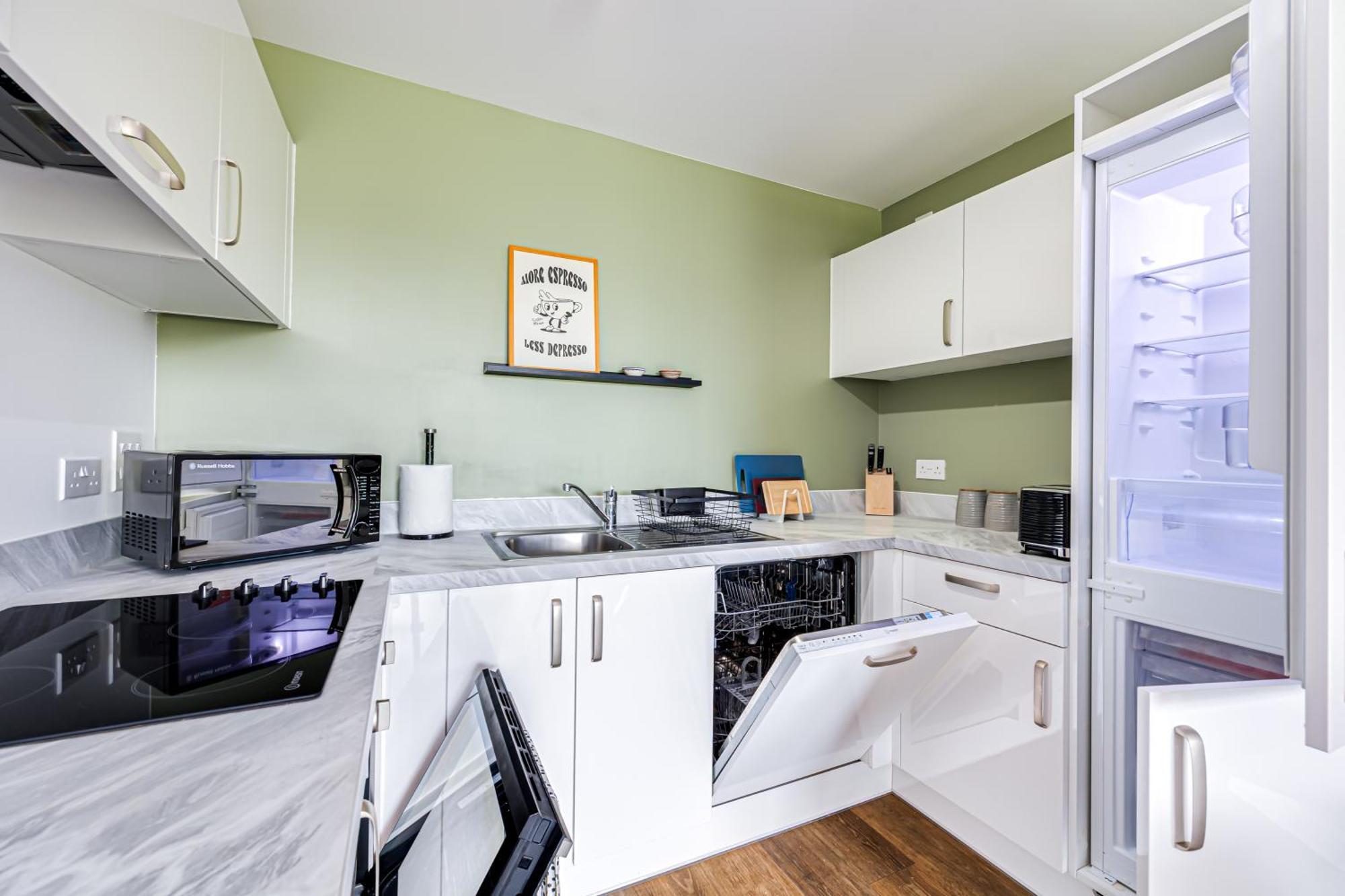 Penthouse Apartment - City Centre - Secure Parking, Balcony, Self-Check-In, Fast Wifi And Smart Tv With Netflix By Yoko Property Milton Keynes Exterior foto