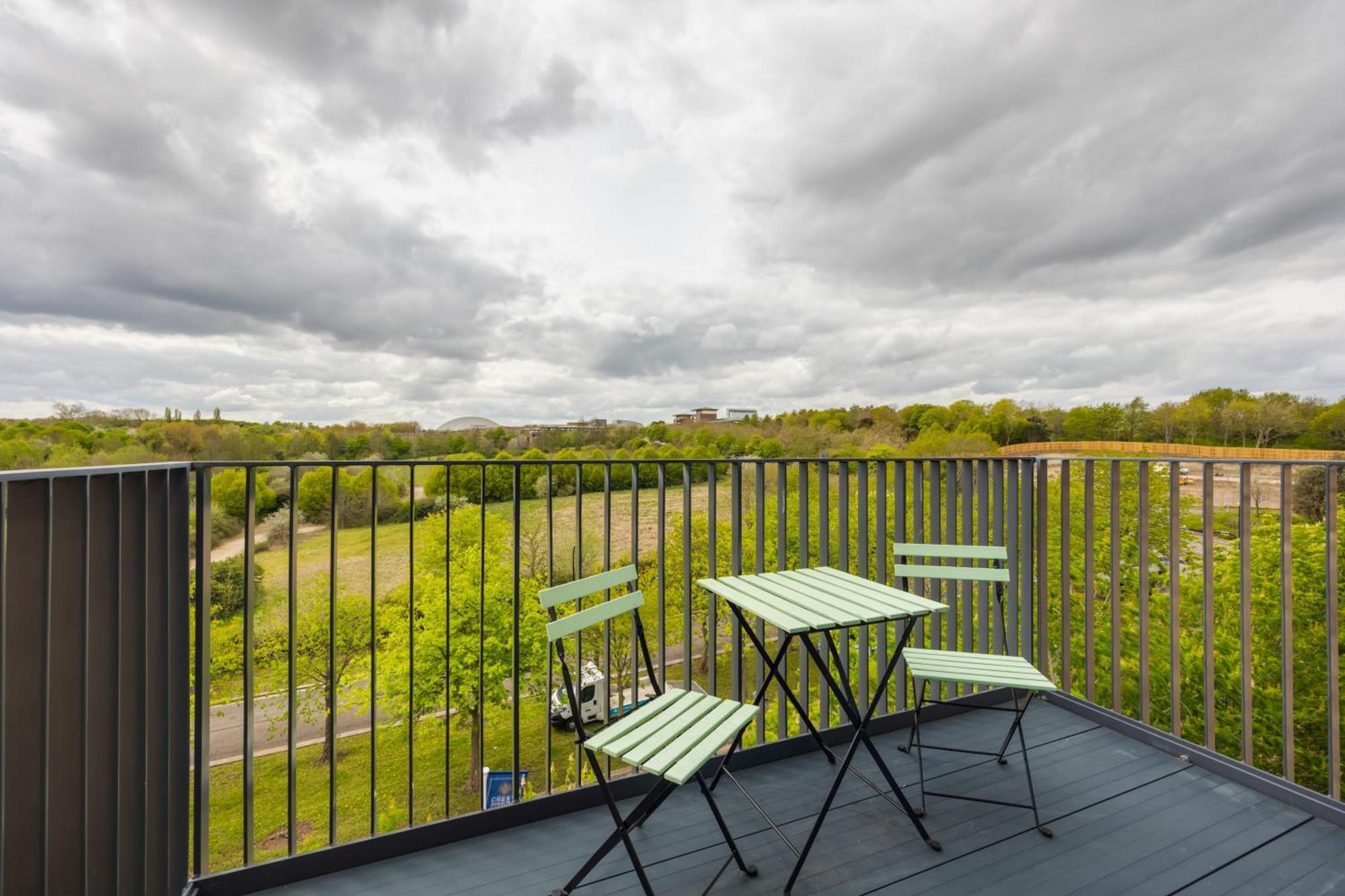 Penthouse Apartment - City Centre - Secure Parking, Balcony, Self-Check-In, Fast Wifi And Smart Tv With Netflix By Yoko Property Milton Keynes Exterior foto